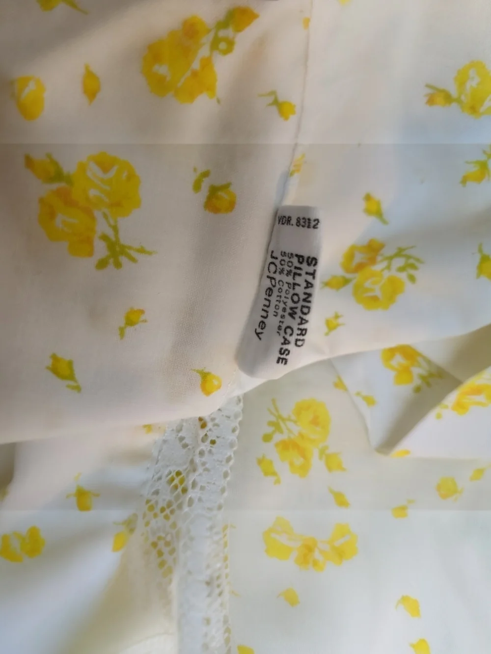 Vintage Fashion Manor Yellow Floral Pillowcases Cottage Lace Trim Percale Pair